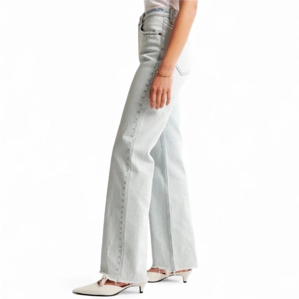 Abercrombie 90s High Rise Relaxed Jeans 31 NWT